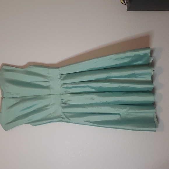 Dress - Picture 6 of 6